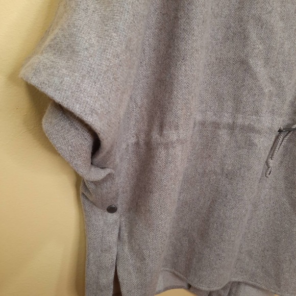 Eddie Bauer| Tan Wool Blend Womens Cape OSFM - Picture 8 of 10